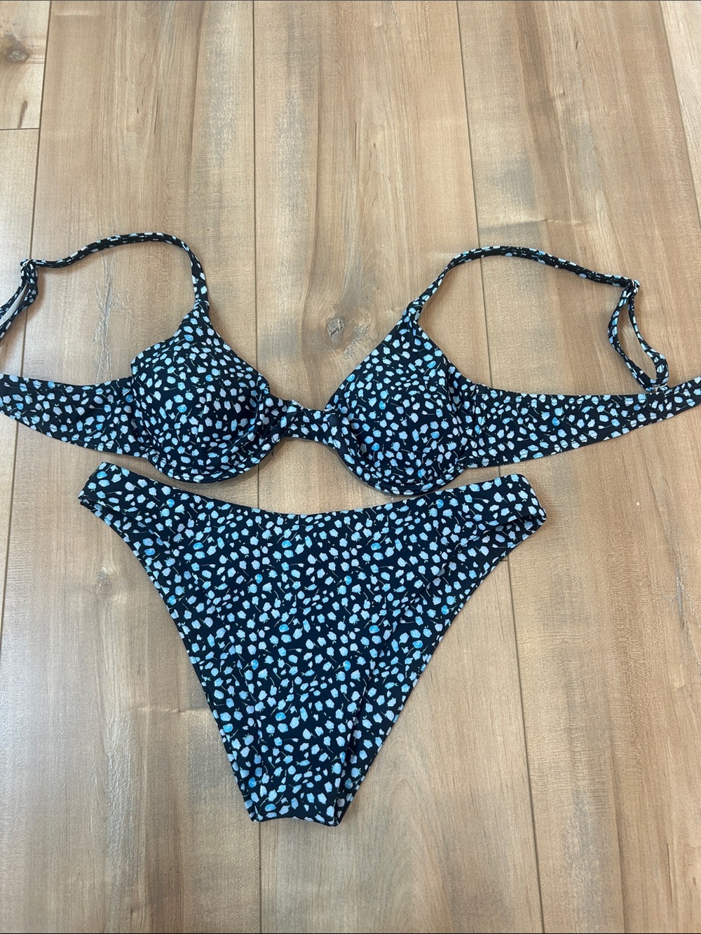 Underwire Bikini Set in Black with Aqua Spot Print